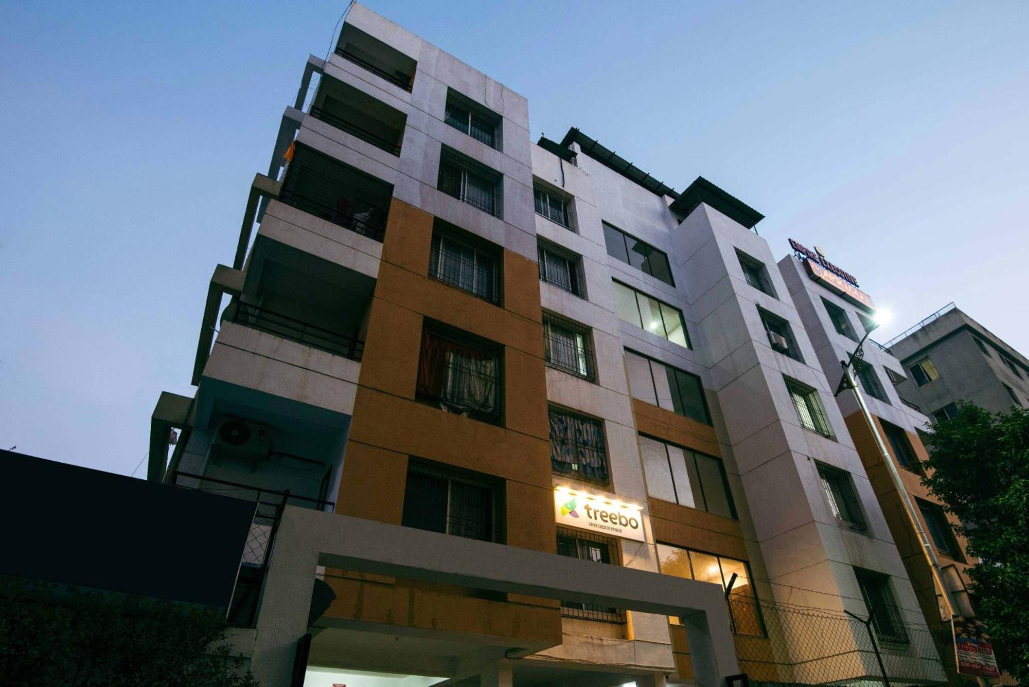 Treebo Empire Executive Premium Hotel Hinjawadi Exterior foto