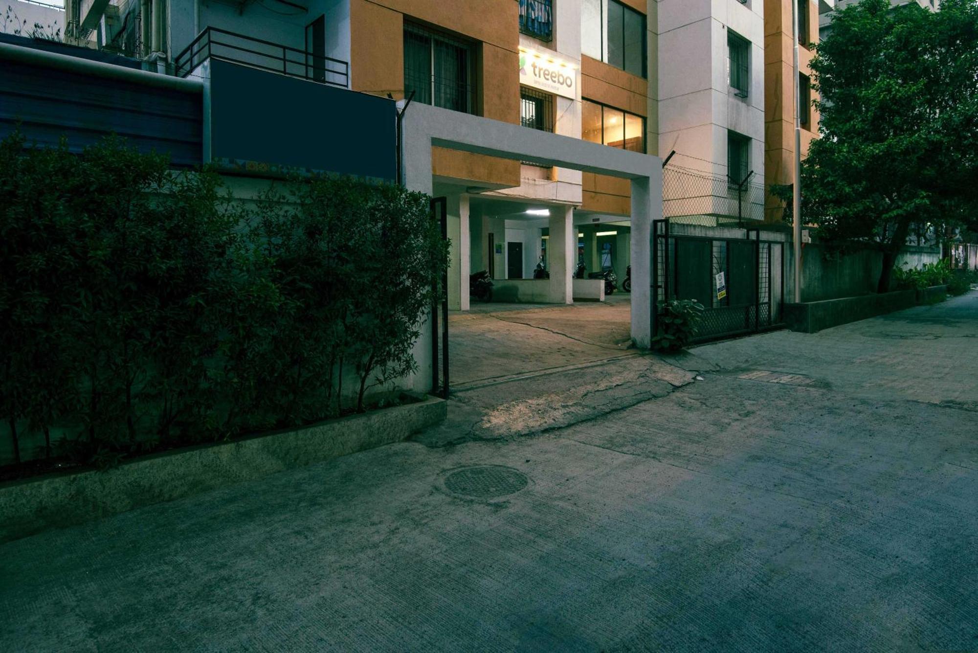 Treebo Empire Executive Premium, Hinjewadi Hotel Hinjawadi Exterior foto